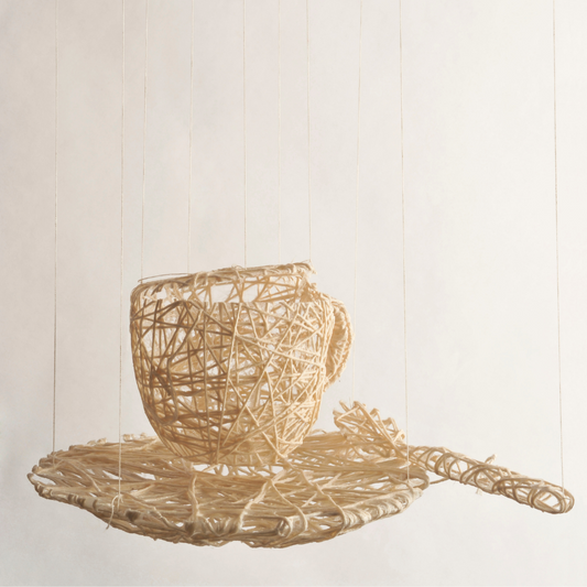 De la serie "Hilando Fino": Taza de té con plato